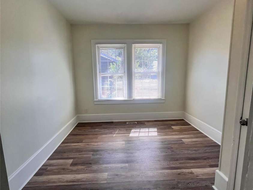 1313 Eastway Drive, Charlotte, NC 28205.  MLS# CAR4201068, YatesRealty ID 9133. 