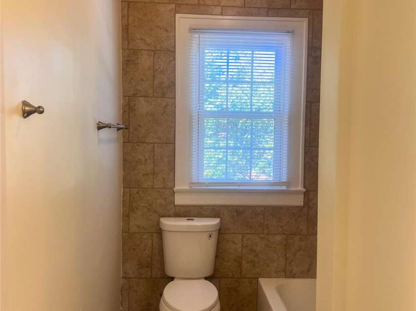 1313 Eastway Drive, Charlotte, NC 28205.  MLS# CAR4201068, YatesRealty ID 9133. 