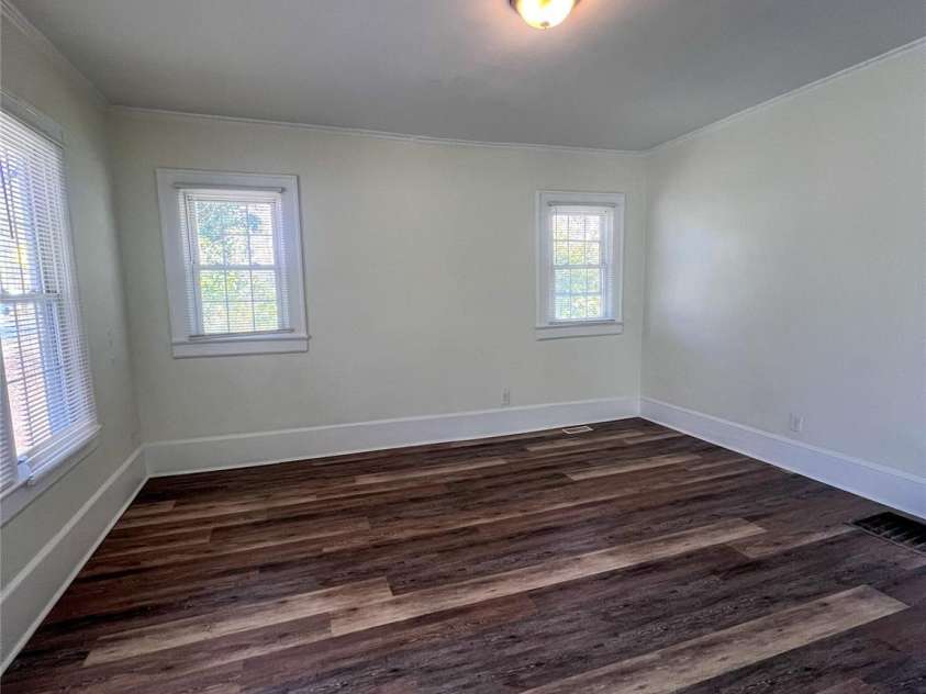 1313 Eastway Drive, Charlotte, NC 28205.  MLS# CAR4201068, YatesRealty ID 9133. 