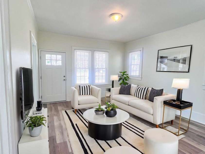 1313 Eastway Drive, Charlotte, NC 28205.  MLS# CAR4201068, YatesRealty ID 9133. Virtually Staged