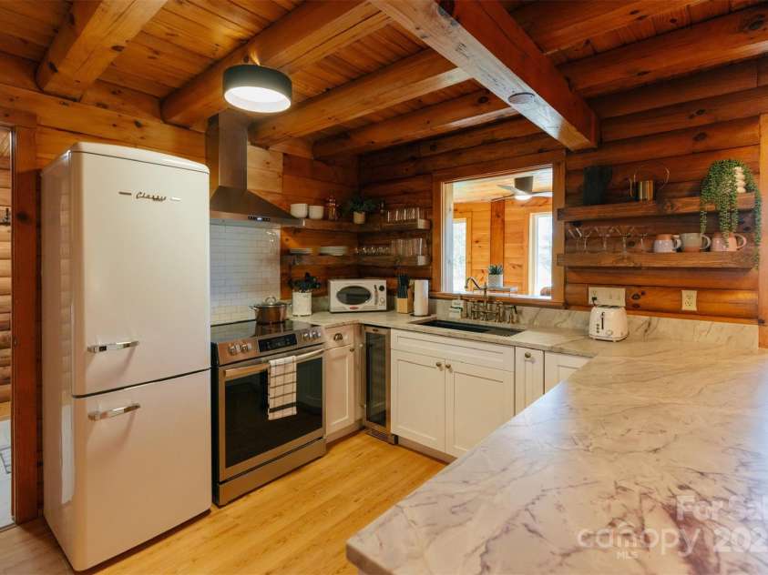 375 Sheppard Branch Road, Weaverville, NC 28787.  MLS# CAR4228322, YatesRealty ID 9134. Beautifully updated kitchen