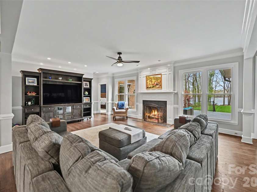 4841 Mountain Point Lane, Charlotte, NC 28216.  MLS# CAR4359009, YatesRealty ID 9134. 