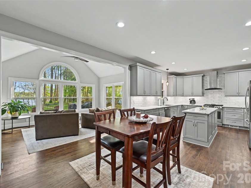4841 Mountain Point Lane, Charlotte, NC 28216.  MLS# CAR4359009, YatesRealty ID 9134. 