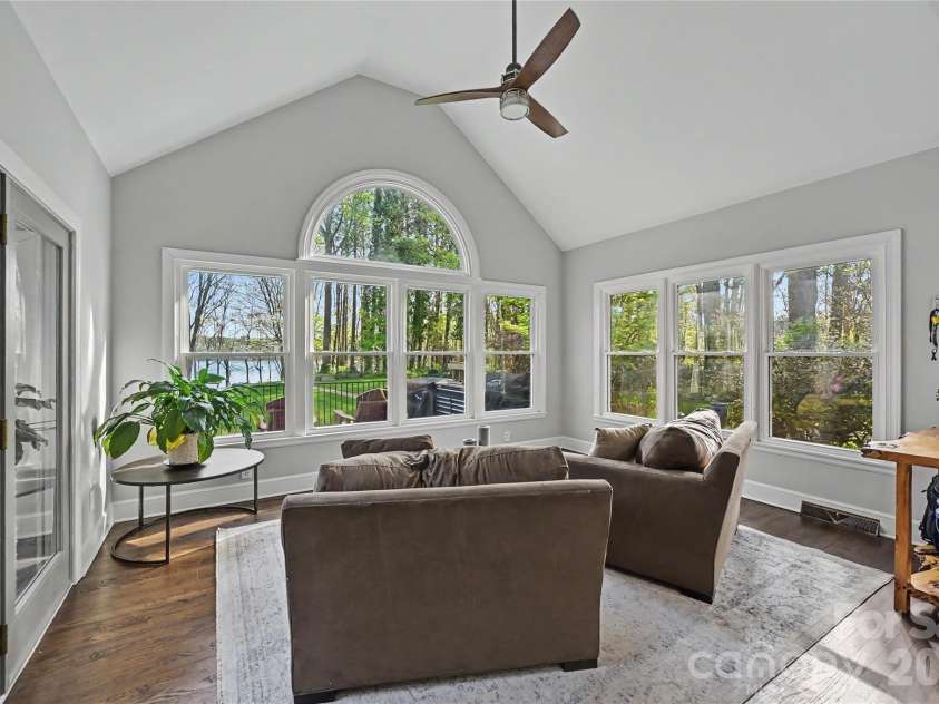 4841 Mountain Point Lane, Charlotte, NC 28216.  MLS# CAR4359009, YatesRealty ID 9134. 