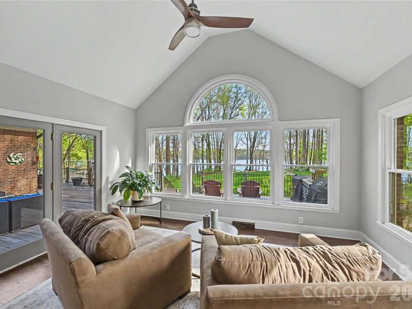 4841 Mountain Point Lane, Charlotte, NC 28216.  MLS# CAR4359009, YatesRealty ID 9134. 