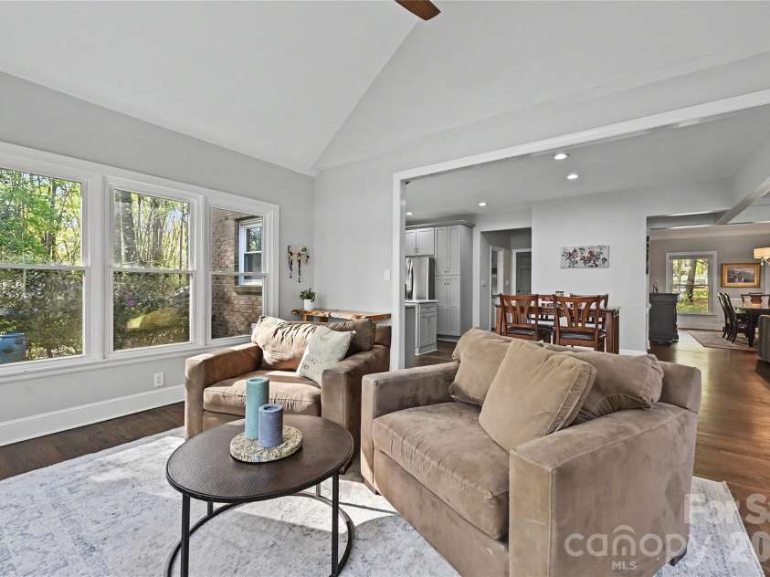 4841 Mountain Point Lane, Charlotte, NC 28216.  MLS# CAR4359009, YatesRealty ID 9134. 