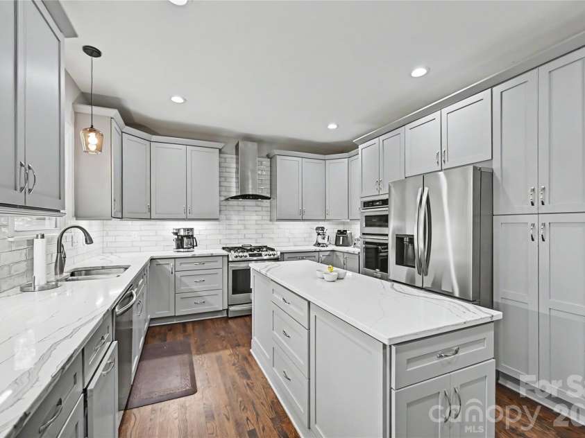 4841 Mountain Point Lane, Charlotte, NC 28216.  MLS# CAR4359009, YatesRealty ID 9134. 
