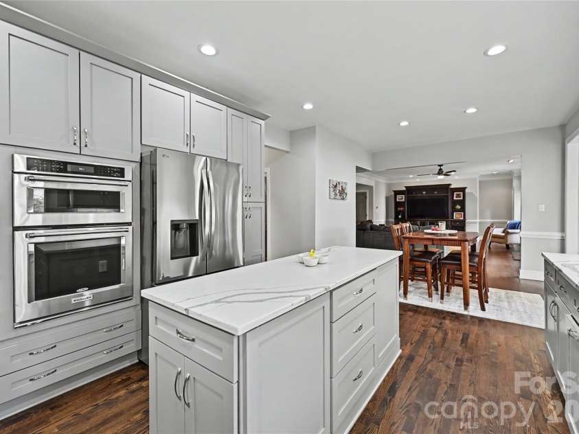 4841 Mountain Point Lane, Charlotte, NC 28216.  MLS# CAR4359009, YatesRealty ID 9134. 
