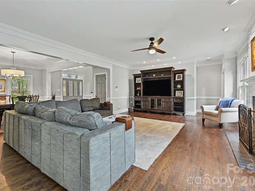 4841 Mountain Point Lane, Charlotte, NC 28216.  MLS# CAR4359009, YatesRealty ID 9134. 