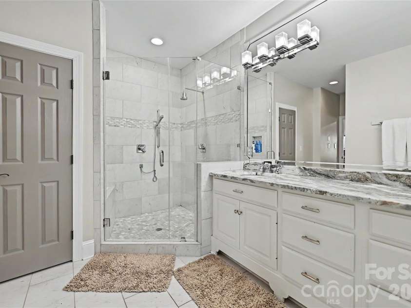 4841 Mountain Point Lane, Charlotte, NC 28216.  MLS# CAR4359009, YatesRealty ID 9134. 