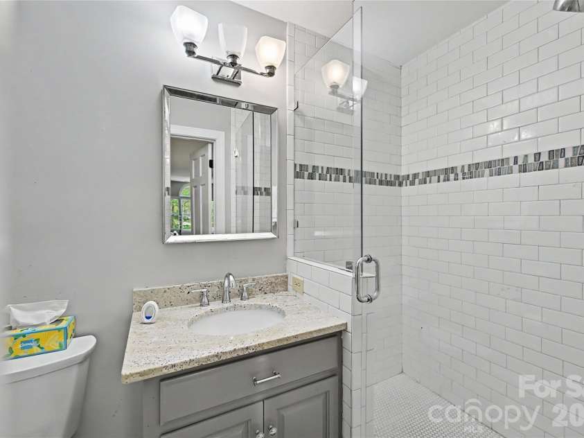 4841 Mountain Point Lane, Charlotte, NC 28216.  MLS# CAR4359009, YatesRealty ID 9134. 