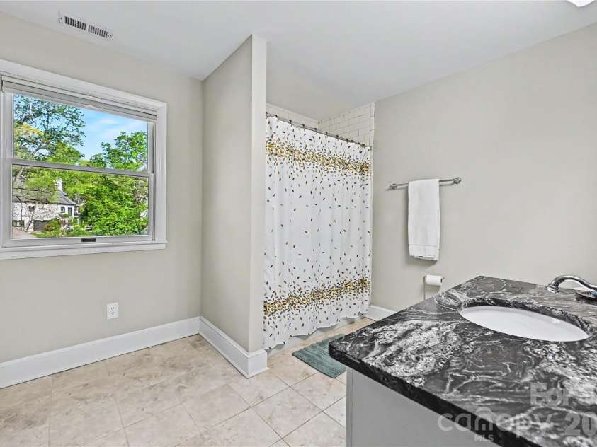 4841 Mountain Point Lane, Charlotte, NC 28216.  MLS# CAR4359009, YatesRealty ID 9134. 