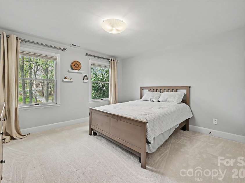 4841 Mountain Point Lane, Charlotte, NC 28216.  MLS# CAR4359009, YatesRealty ID 9134. 