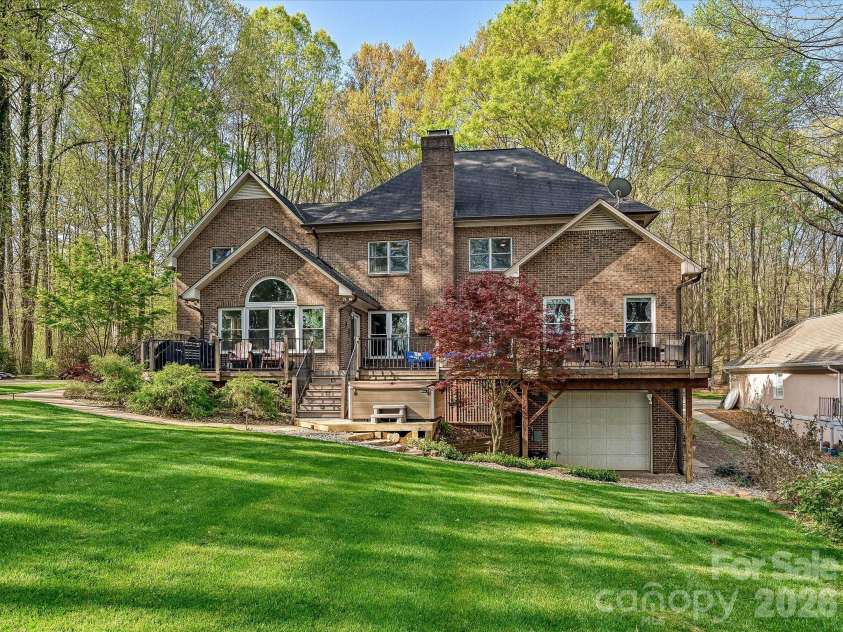 4841 Mountain Point Lane, Charlotte, NC 28216.  MLS# CAR4359009, YatesRealty ID 9134. 