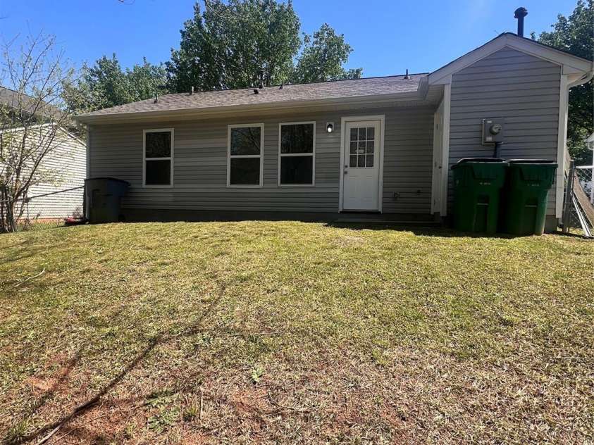 2307 Hope Valley Lane, Charlotte, NC 28213.  MLS# CAR4221365, YatesRealty ID 9135. 