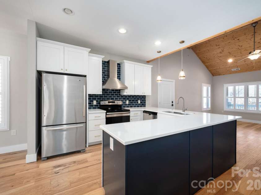 39 Ball Gap Road, Arden, NC 28704.  MLS# CAR4337902, YatesRealty ID 9135. 