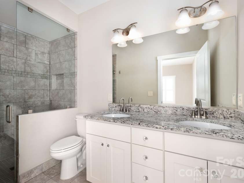 39 Ball Gap Road, Arden, NC 28704.  MLS# CAR4337902, YatesRealty ID 9135. Primary Bathroom Main