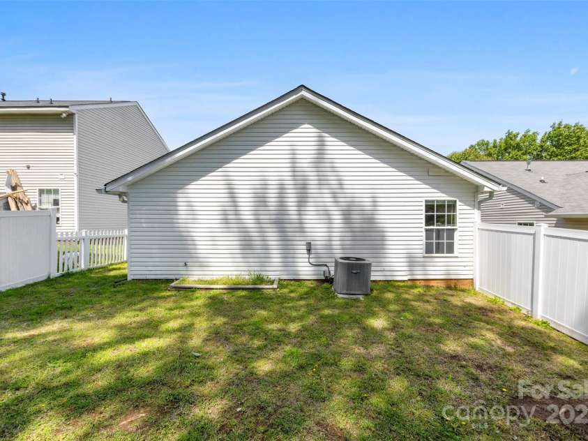 1682 Sandpiper Drive, Rock Hill, SC 29732.  MLS# CAR4246330, YatesRealty ID 9136. 