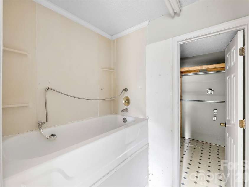 3835 Beaty Road, Gastonia, NC 28056.  MLS# CAR4344123, YatesRealty ID 9137. 