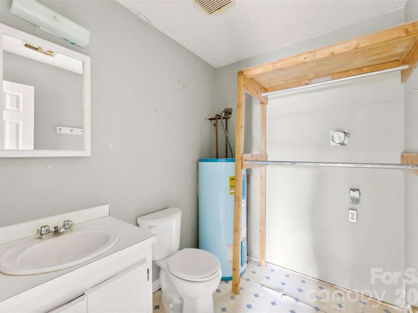 3835 Beaty Road, Gastonia, NC 28056.  MLS# CAR4344123, YatesRealty ID 9137. 