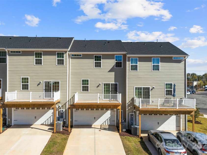 2016 Tupelo Grove Lane, Gastonia, NC 28054.  MLS# CAR4199375, YatesRealty ID 9138. 
