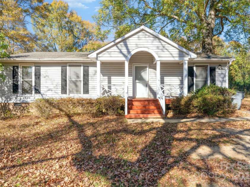 8331 Gera Emma Drive, Charlotte, NC 28215.  MLS# CAR4320763, YatesRealty ID 914. 