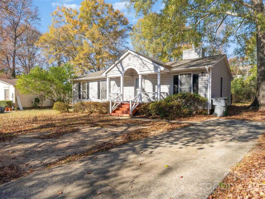 8331 Gera Emma Drive, Charlotte, NC 28215.  MLS# CAR4320763, YatesRealty ID 914. 