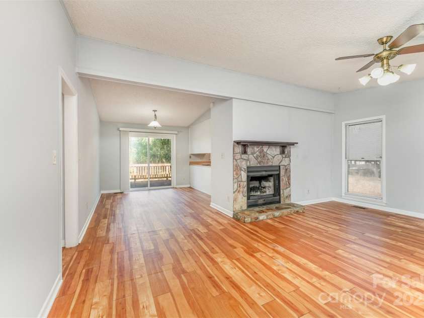 8331 Gera Emma Drive, Charlotte, NC 28215.  MLS# CAR4320763, YatesRealty ID 914. 