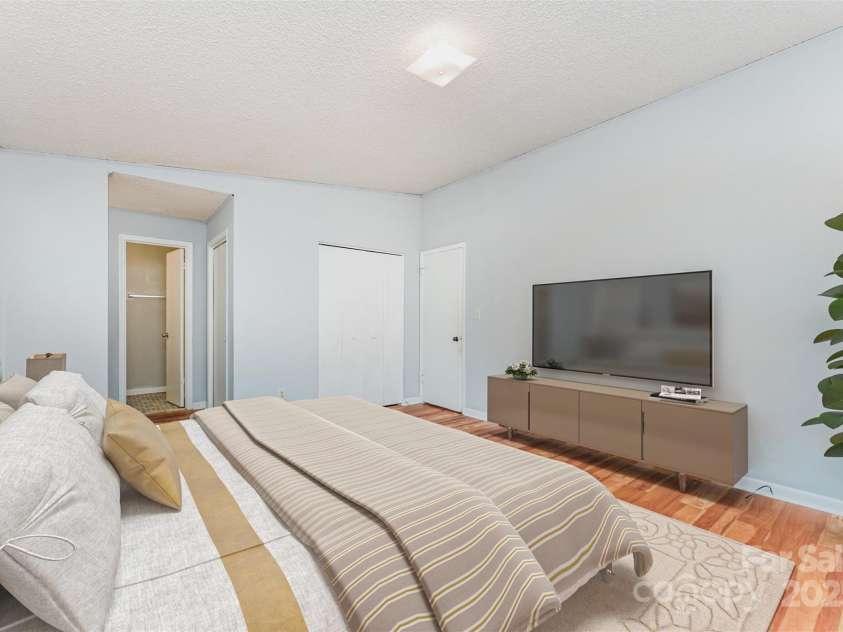 8331 Gera Emma Drive, Charlotte, NC 28215.  MLS# CAR4320763, YatesRealty ID 914. 