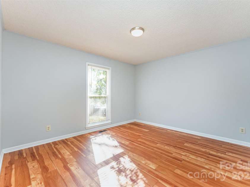 8331 Gera Emma Drive, Charlotte, NC 28215.  MLS# CAR4320763, YatesRealty ID 914. 