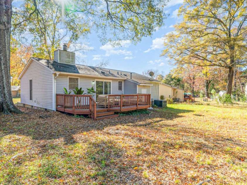 8331 Gera Emma Drive, Charlotte, NC 28215.  MLS# CAR4320763, YatesRealty ID 914. 