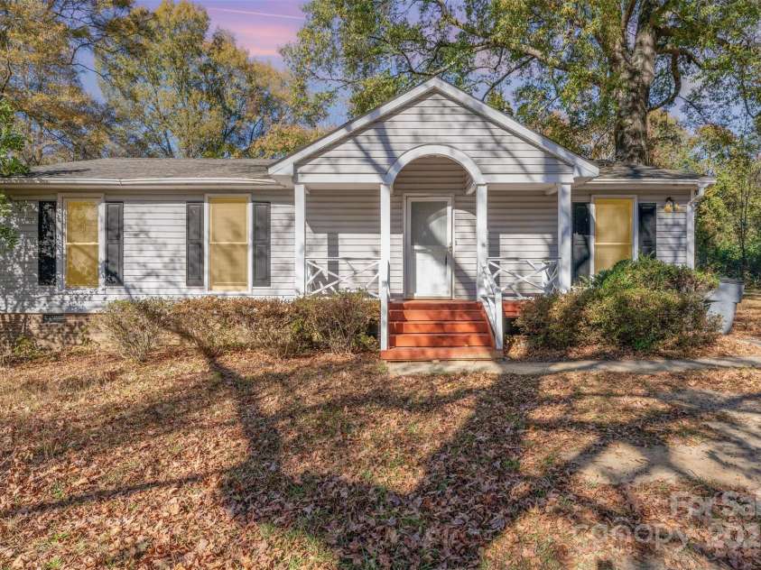 8331 Gera Emma Drive, Charlotte, NC 28215.  MLS# CAR4320763, YatesRealty ID 914. 