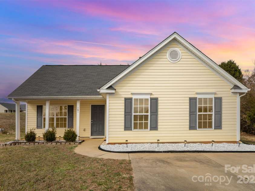 101 Arbridge Court, Mount Holly, NC 28120.  MLS# CAR4219388, YatesRealty ID 9140. 