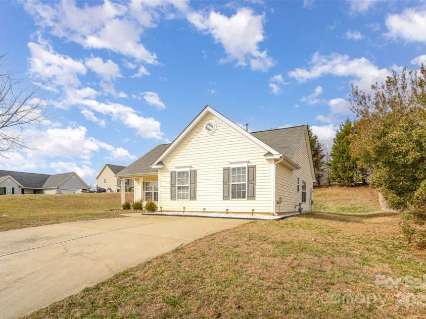 101 Arbridge Court, Mount Holly, NC 28120.  MLS# CAR4219388, YatesRealty ID 9140. 