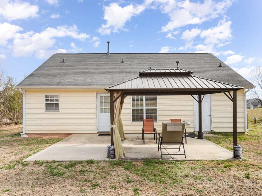 101 Arbridge Court, Mount Holly, NC 28120.  MLS# CAR4219388, YatesRealty ID 9140. 