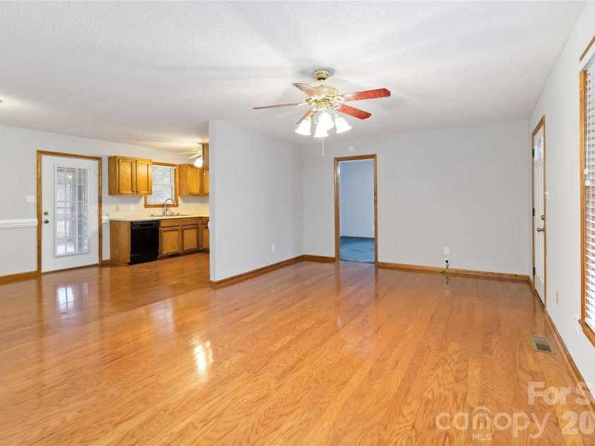 111 Flushing Drive, York, SC 29745.  MLS# CAR4356810, YatesRealty ID 9141. 