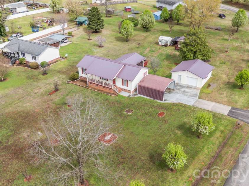 111 Flushing Drive, York, SC 29745.  MLS# CAR4356810, YatesRealty ID 9141. 
