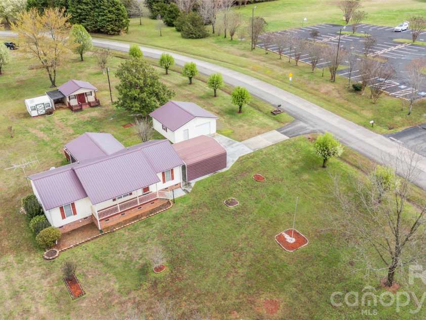 111 Flushing Drive, York, SC 29745.  MLS# CAR4356810, YatesRealty ID 9141. 