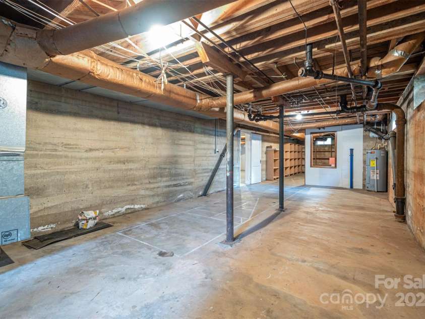 424 College Avenue, Newton, NC 28658.  MLS# CAR4189231, YatesRealty ID 9142. Basement Workshop