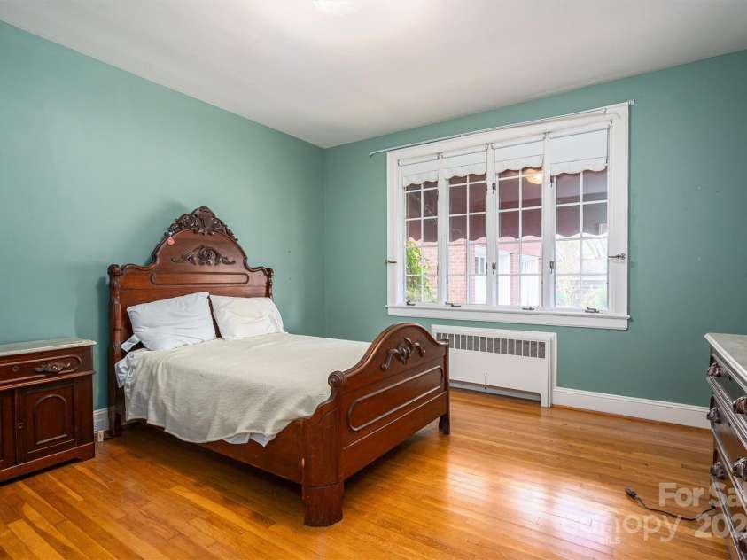 424 College Avenue, Newton, NC 28658.  MLS# CAR4189231, YatesRealty ID 9142. Bedroom 2 View 1