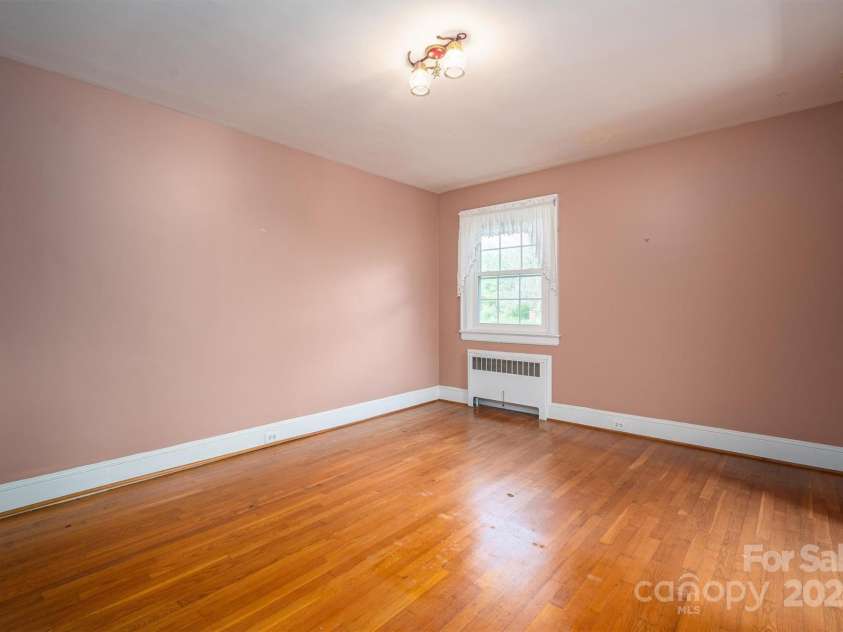 424 College Avenue, Newton, NC 28658.  MLS# CAR4189231, YatesRealty ID 9142. Bedroom 3 View 1
