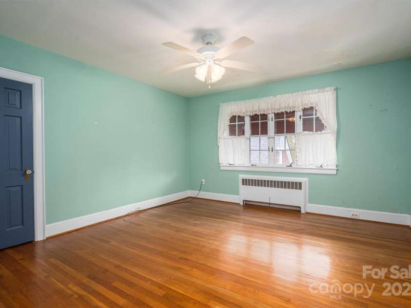 424 College Avenue, Newton, NC 28658.  MLS# CAR4189231, YatesRealty ID 9142. Bedroom 4 Veiw 1