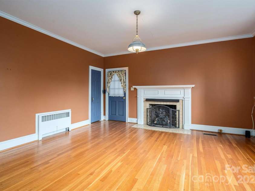 424 College Avenue, Newton, NC 28658.  MLS# CAR4189231, YatesRealty ID 9142. Den Veiw 2