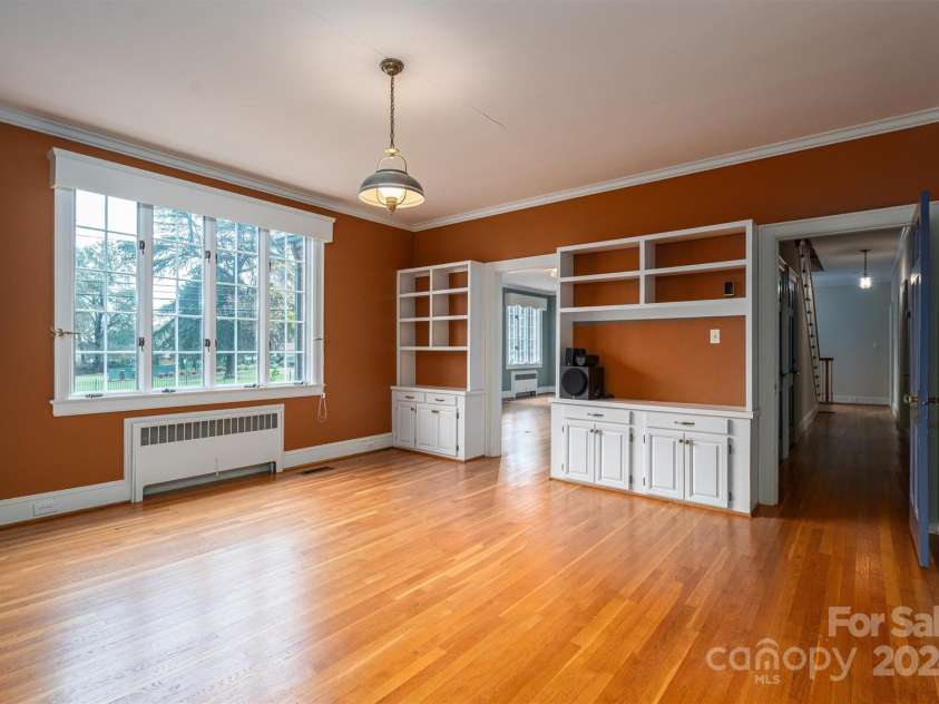 424 College Avenue, Newton, NC 28658.  MLS# CAR4189231, YatesRealty ID 9142. Den View 1