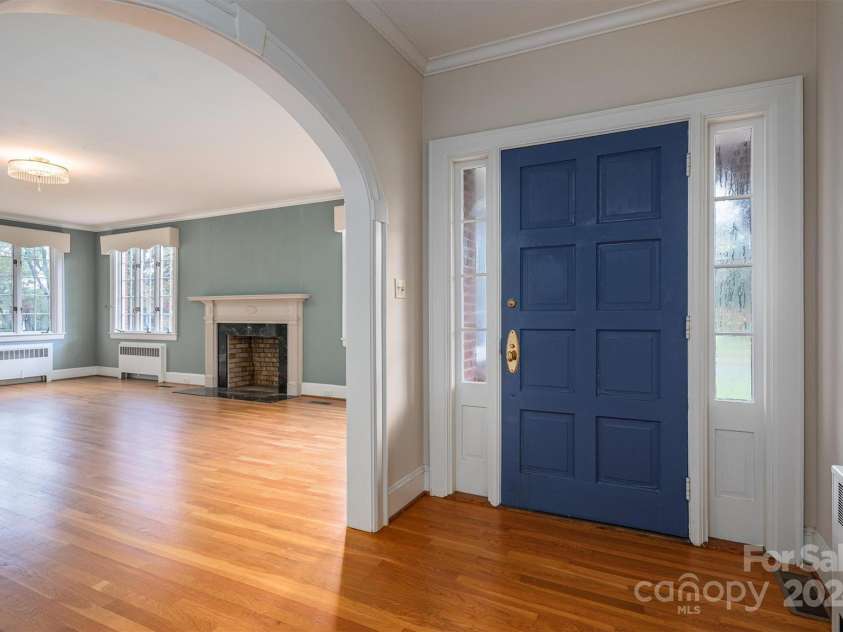 424 College Avenue, Newton, NC 28658.  MLS# CAR4189231, YatesRealty ID 9142. Front Entry