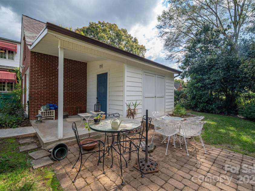 424 College Avenue, Newton, NC 28658.  MLS# CAR4189231, YatesRealty ID 9142. Patio