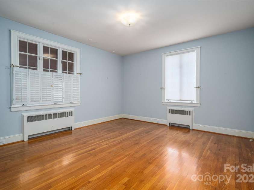 424 College Avenue, Newton, NC 28658.  MLS# CAR4189231, YatesRealty ID 9142. Primary Bedroom