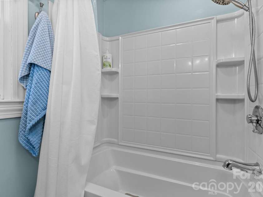 211 Dutchman Creek Road, Elkin, NC 28621.  MLS# CAR4363147, YatesRealty ID 9143. Upstairs 3rd bath