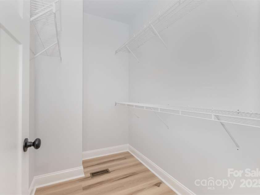 402 Walker Street, Kannapolis, NC 28081.  MLS# CAR4233592, YatesRealty ID 9143. 