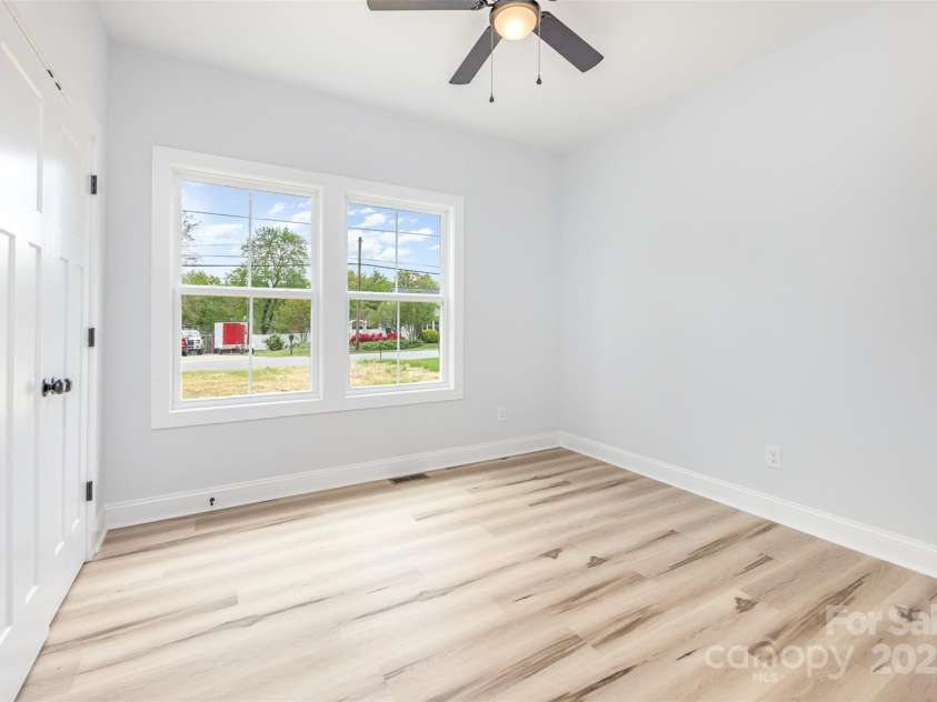 402 Walker Street, Kannapolis, NC 28081.  MLS# CAR4233592, YatesRealty ID 9143. 